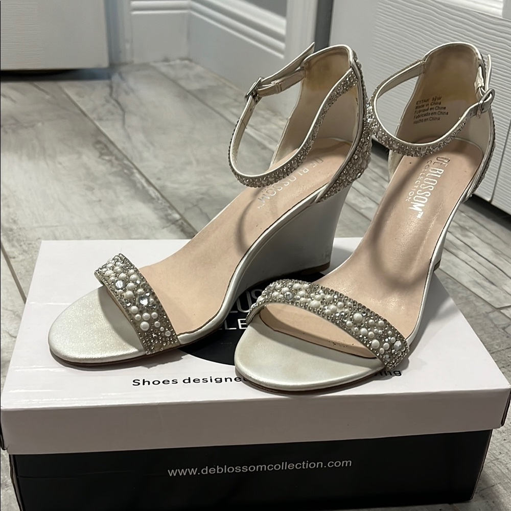 De Blossom Collection Silver Women's Wedge Sandals